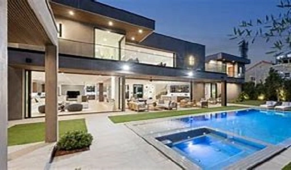 Featured image of Prestige Avon